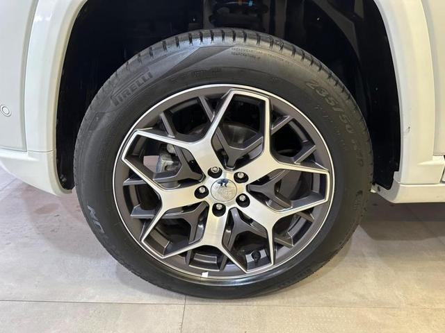 Foto do veículo JEEP COMMANDER  OVR TD380 2022 8.909 KM 214.900,00