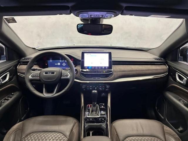 Foto do veículo JEEP COMMANDER  OVR TD380 2022 8.909 KM 214.900,00