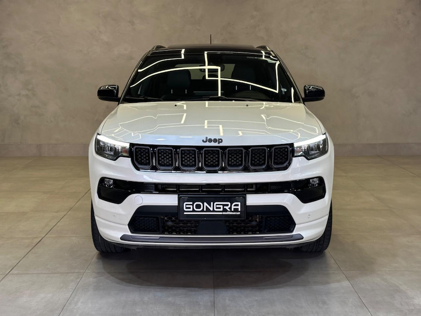 Foto do veículo JEEP COMPASS  SERIE S TF 2023 32.440 KM 177.900,00