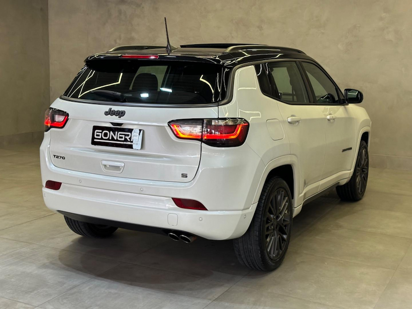 Foto do veículo JEEP COMPASS  SERIE S TF 2023 32.440 KM 177.900,00