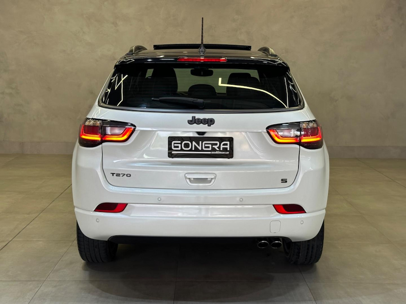 Foto do veículo JEEP COMPASS  SERIE S TF 2023 32.440 KM 177.900,00