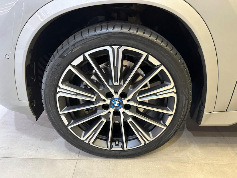 Foto do veículo BMW IX1  XDRIVE 30 M SPORT (ELÉTRICO) 2024 9.443 KM 305.900,00
