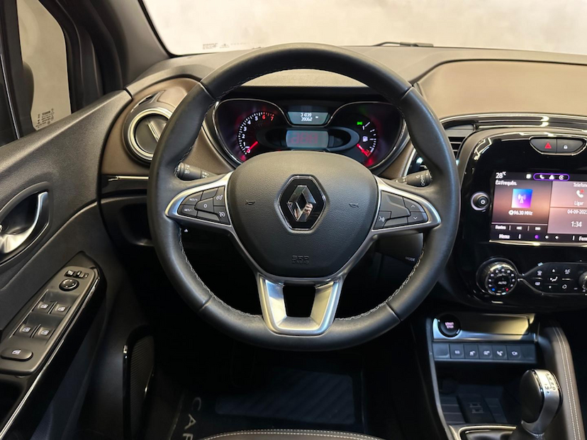 Foto do veículo RENAULT CAPTUR  ICONIC 1.3 TB 16V FLEX 5P AUT 2022 31.018 KM 108.900,00