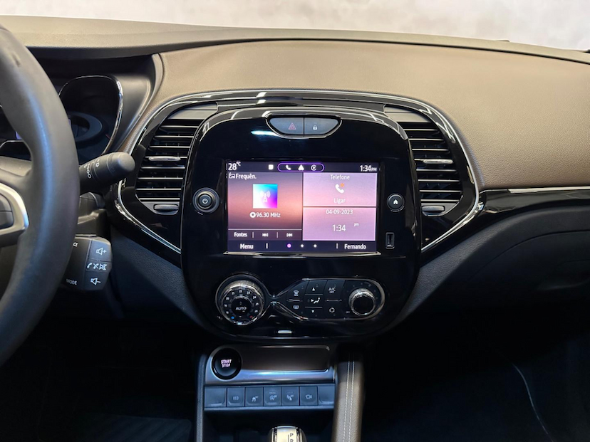 Foto do veículo RENAULT CAPTUR  ICONIC 1.3 TB 16V FLEX 5P AUT 2022 31.018 KM 108.900,00