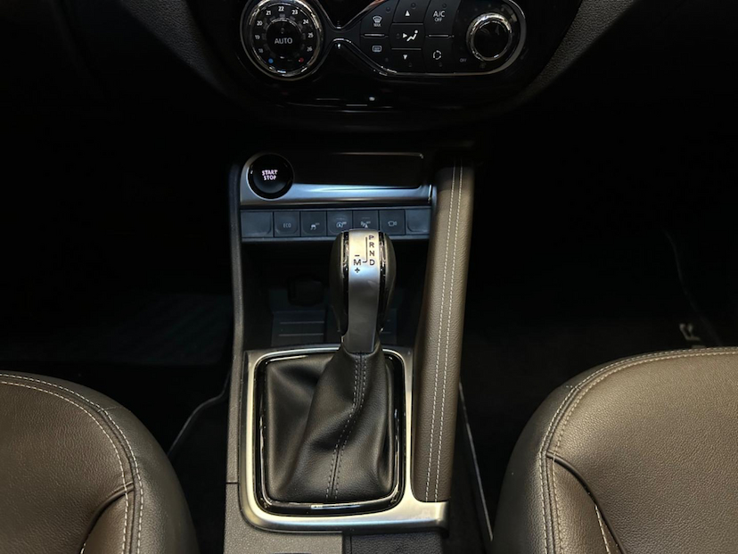 Foto do veículo RENAULT CAPTUR  ICONIC 1.3 TB 16V FLEX 5P AUT 2022 31.018 KM 108.900,00