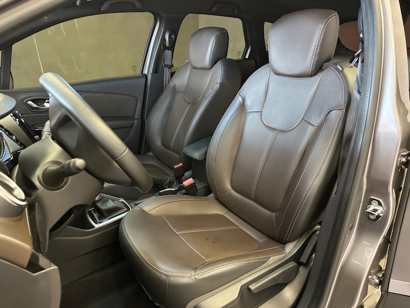 Foto do veículo RENAULT CAPTUR  ICONIC 1.3 TB 16V FLEX 5P AUT 2022 31.018 KM 108.900,00