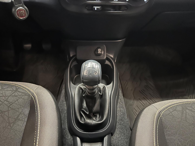 Foto do veículo FIAT MOBI  TREKKING 1.0 FLEX 5P 2021 94.005 KM 52.900,00