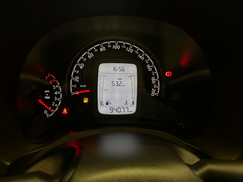 Foto do veículo FIAT MOBI  TREKKING 1.0 FLEX 5P 2021 94.005 KM 52.900,00