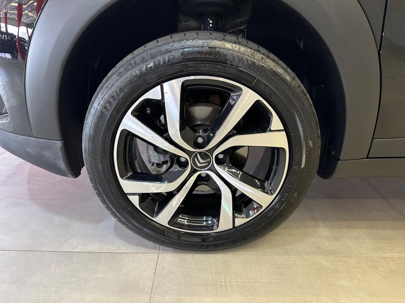 Foto do veículo CITROËN C4 CACTUS  1.6 FEEL PACK AUT 2022 28.541 KM 84.900,00