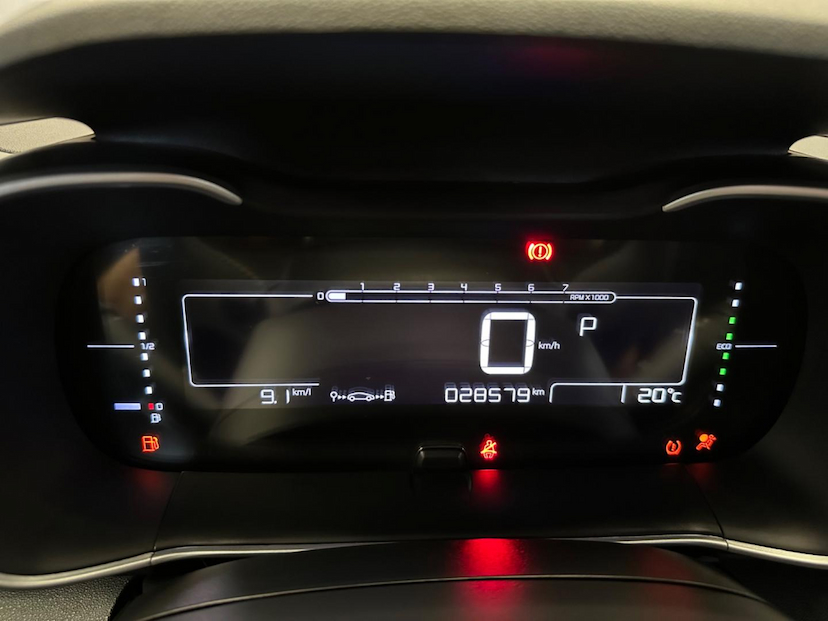Foto do veículo CITROËN C4 CACTUS  1.6 FEEL PACK AUT 2022 28.541 KM 84.900,00