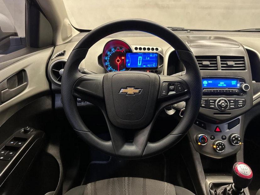 Foto do veículo CHEVROLET SONIC  LT HB MT 2013 93.718 KM 40.900,00