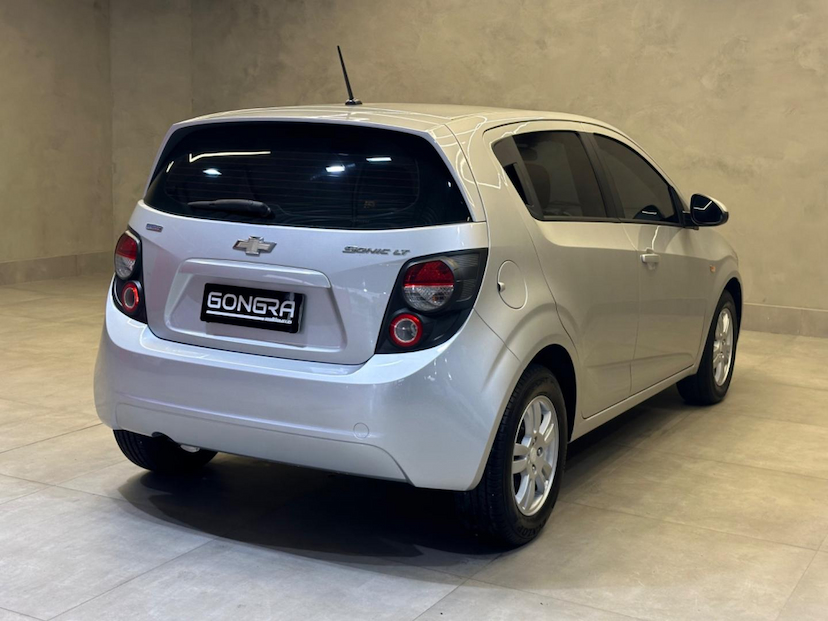 Foto do veículo CHEVROLET SONIC  LT HB MT 2013 93.718 KM 40.900,00