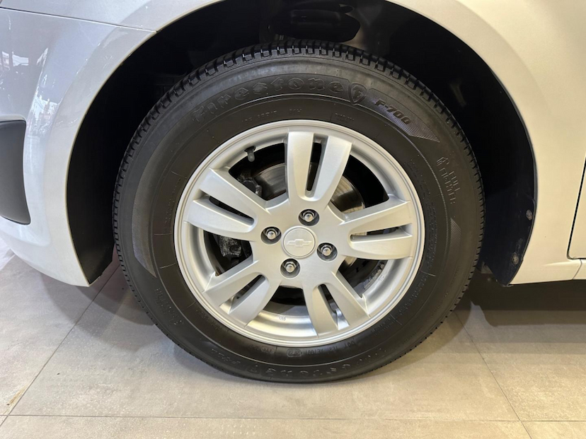 Foto do veículo CHEVROLET SONIC  LT HB MT 2013 93.718 KM 40.900,00