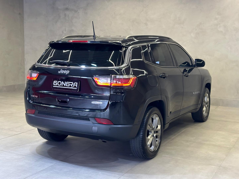 Foto do veículo JEEP COMPASS  LONG TF 2023 40.381 KM 144.900,00
