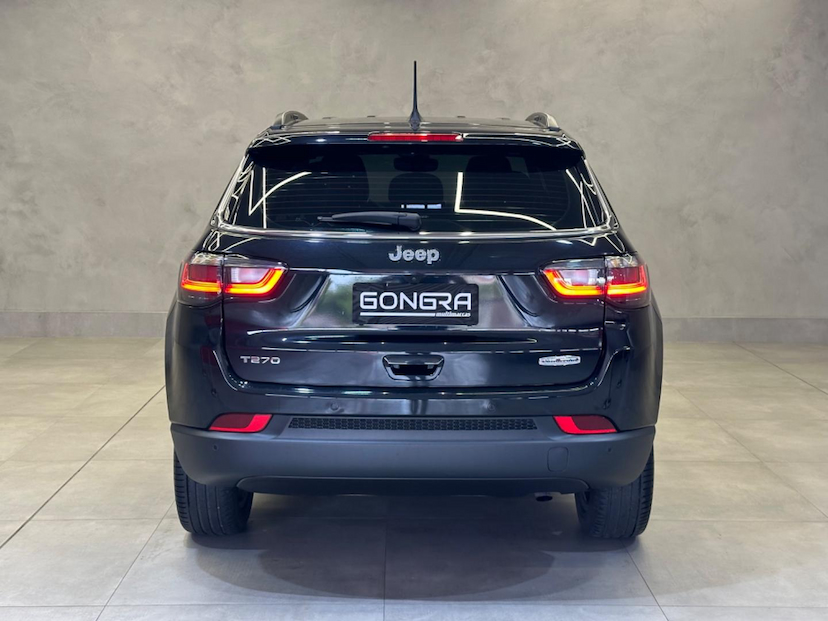 Foto do veículo JEEP COMPASS  LONG TF 2023 40.381 KM 144.900,00