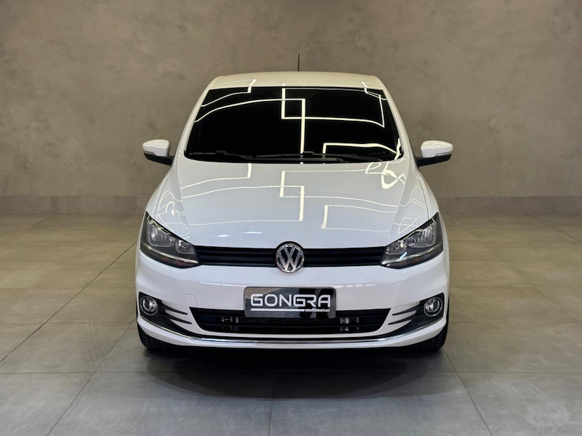 Foto do veículo VOLKSWAGEN FOX  1.0 8V (G2) (TREND) 4P 2015 97.477 KM 45.900,00