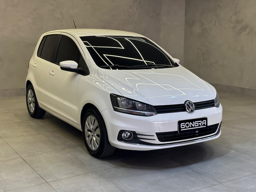 Foto do veículo VOLKSWAGEN FOX  1.0 8V (G2) (TREND) 4P 2015 97.477 KM 45.900,00
