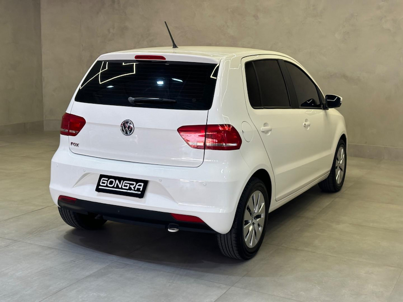 Foto do veículo VOLKSWAGEN FOX  1.0 8V (G2) (TREND) 4P 2015 97.477 KM 45.900,00