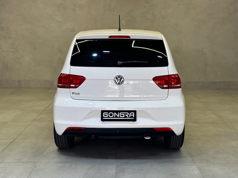 Foto do veículo VOLKSWAGEN FOX  1.0 8V (G2) (TREND) 4P 2015 97.477 KM 45.900,00
