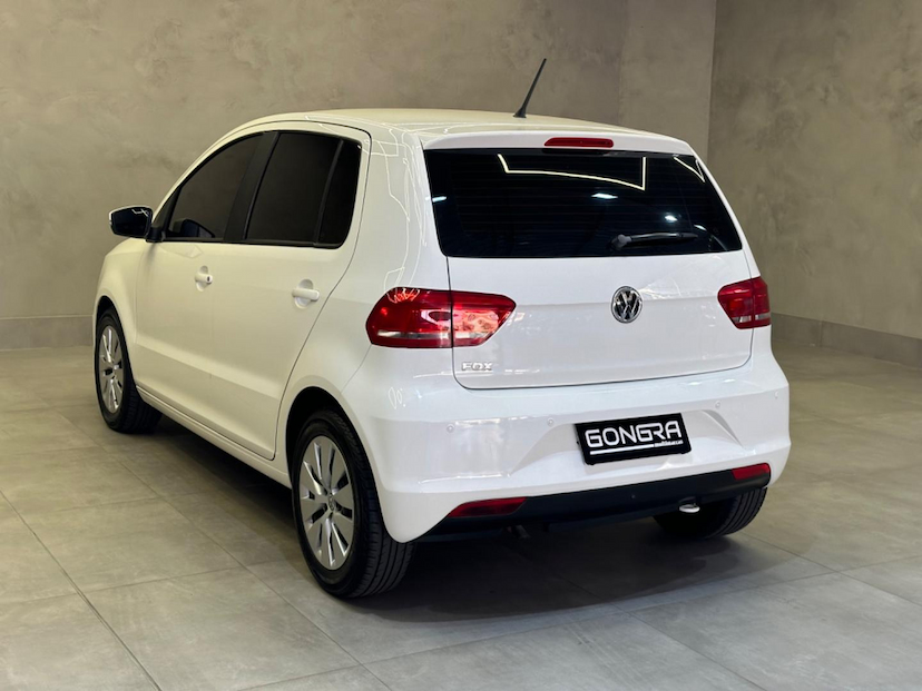 Foto do veículo VOLKSWAGEN FOX  1.0 8V (G2) (TREND) 4P 2015 97.477 KM 45.900,00