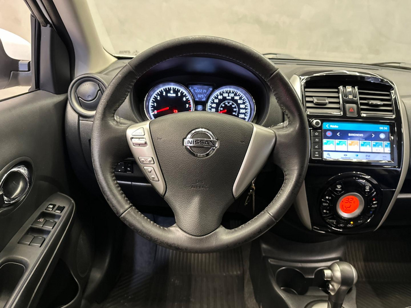 Foto do veículo NISSAN VERSA  16SL CVT 2020 121.500 KM 67.900,00