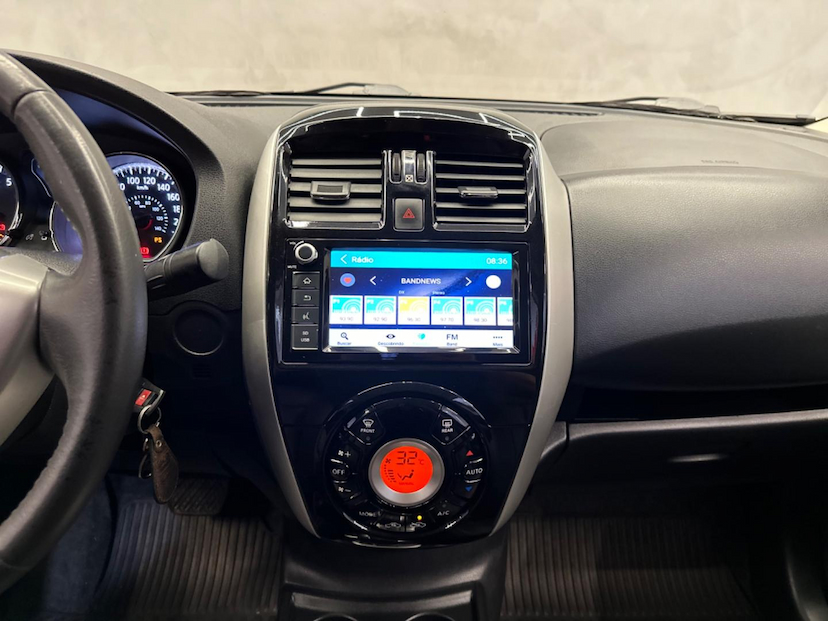 Foto do veículo NISSAN VERSA  16SL CVT 2020 121.500 KM 67.900,00