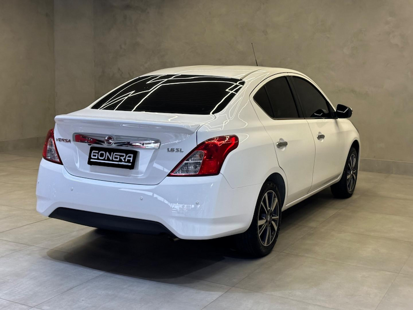 Foto do veículo NISSAN VERSA  16SL CVT 2020 121.500 KM 67.900,00