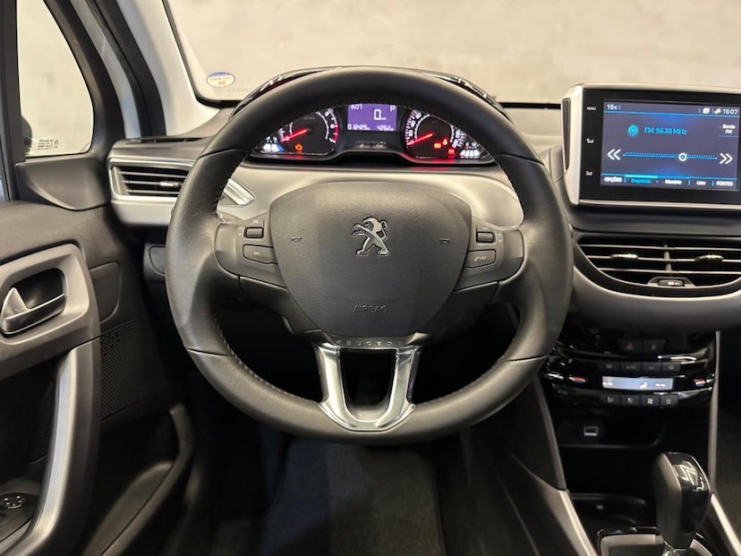 Foto do veículo PEUGEOT 2008  GRF THP AT 2023 18.422 KM 102.900,00