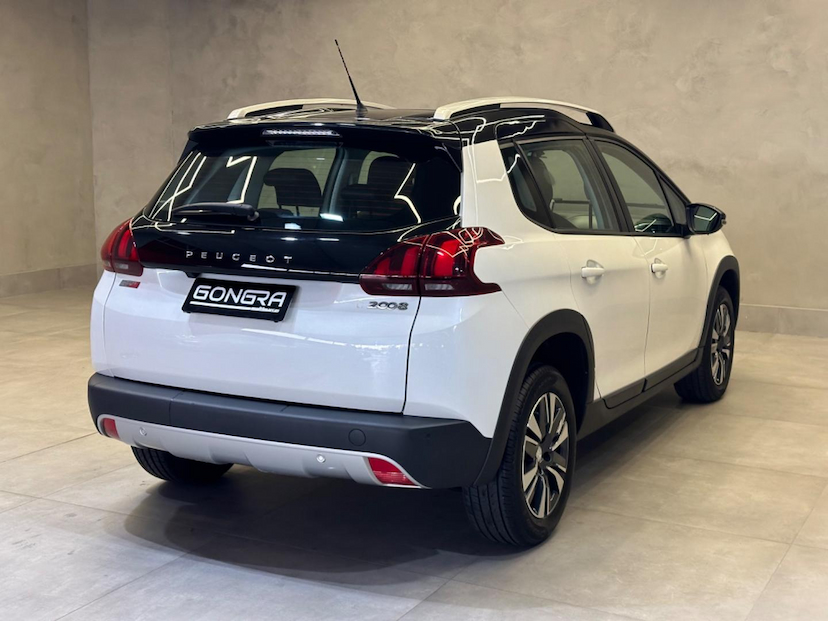 Foto do veículo PEUGEOT 2008  GRF THP AT 2023 18.422 KM 102.900,00
