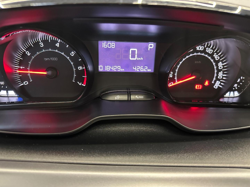 Foto do veículo PEUGEOT 2008  GRF THP AT 2023 18.422 KM 102.900,00