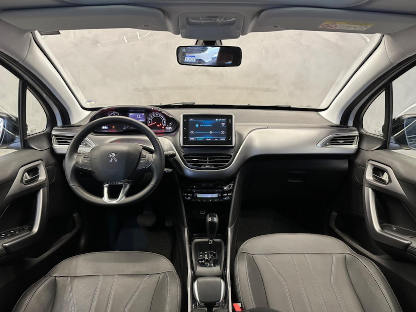 Foto do veículo PEUGEOT 2008  GRF THP AT 2023 18.422 KM 102.900,00