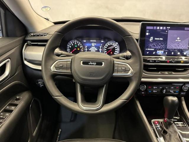 Foto do veículo JEEP COMPASS  LONG TF 2022 14.875 KM 135.900,00