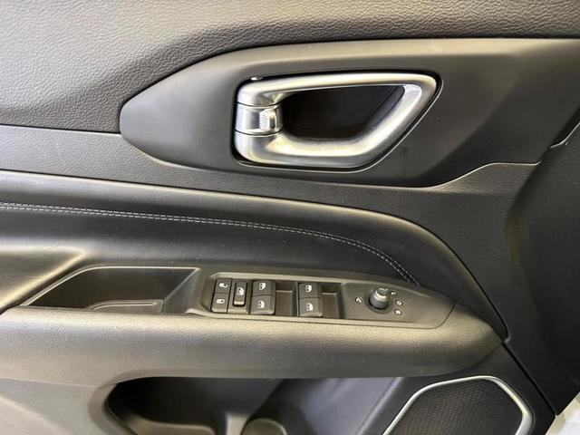 Foto do veículo JEEP COMPASS  LONGITUDE T270 TURBO FLEX AUT. 2022 28.712 KM 135.900,00