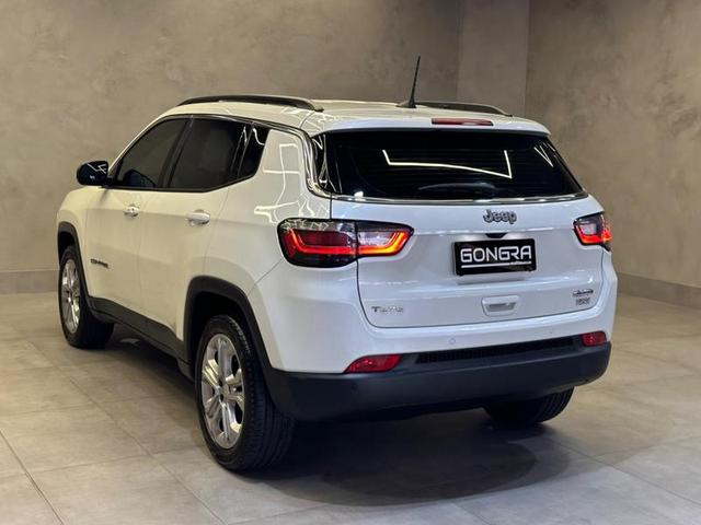 Foto do veículo JEEP COMPASS  LONGITUDE T270 TURBO FLEX AUT. 2022 28.712 KM 135.900,00