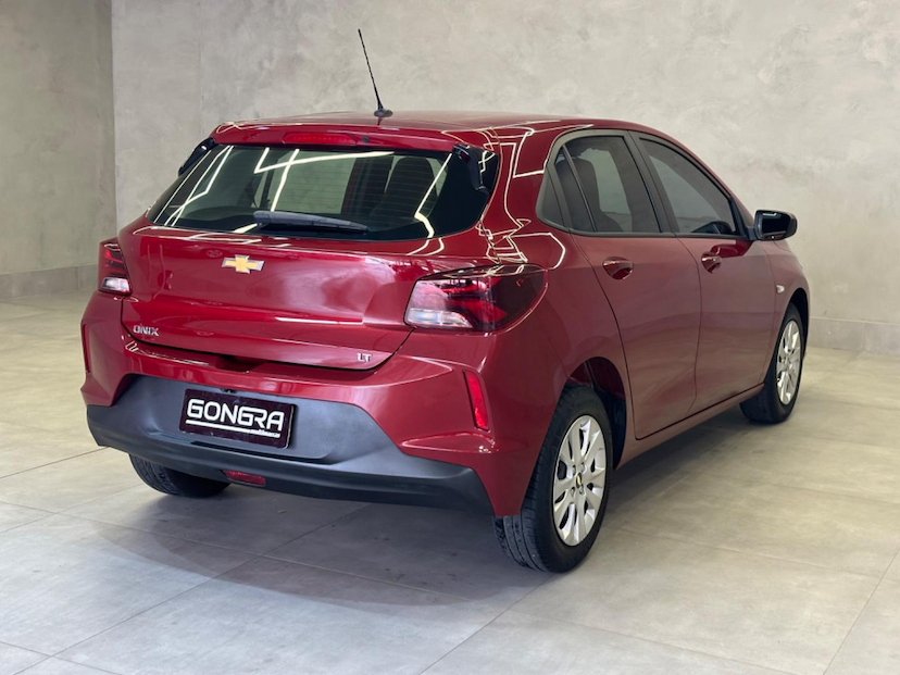 Foto do veículo CHEVROLET ONIX  10MT LT2 2020 35.210 KM 66.900,00