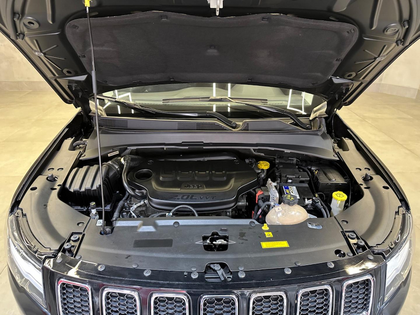 Foto do veículo JEEP COMPASS  LIMITED F 2018 33.418 KM 102.900,00