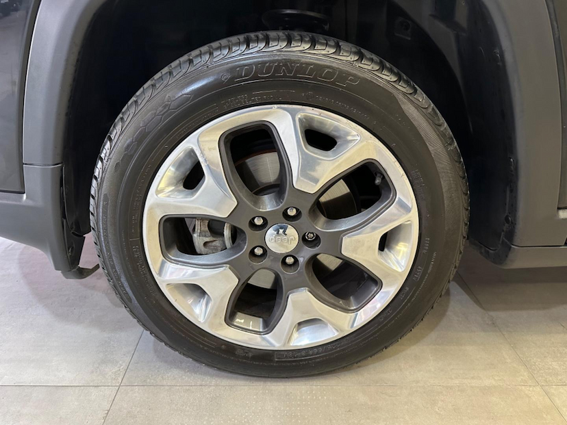 Foto do veículo JEEP COMPASS  LIMITED F 2018 33.418 KM 102.900,00