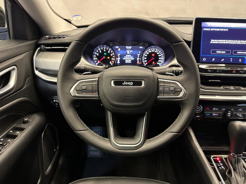 Foto do veículo JEEP COMPASS  LONG TF 2023 20.744 KM 139.900,00