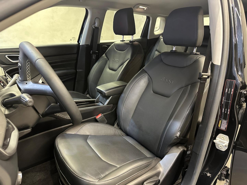 Foto do veículo JEEP COMPASS  LONG TF 2023 20.744 KM 139.900,00