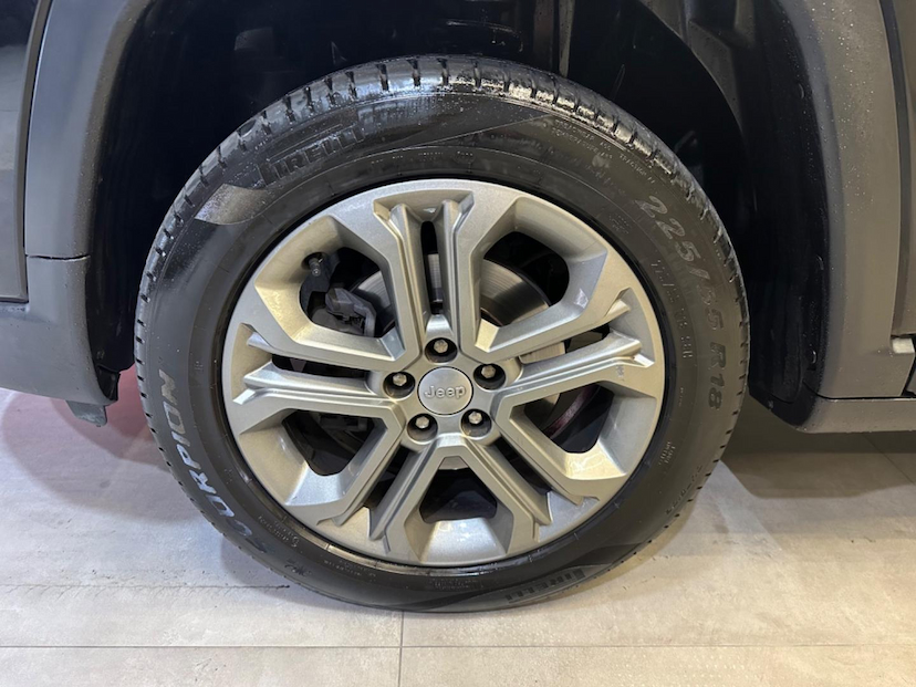 Foto do veículo JEEP COMPASS  LONG TF 2023 20.744 KM 139.900,00