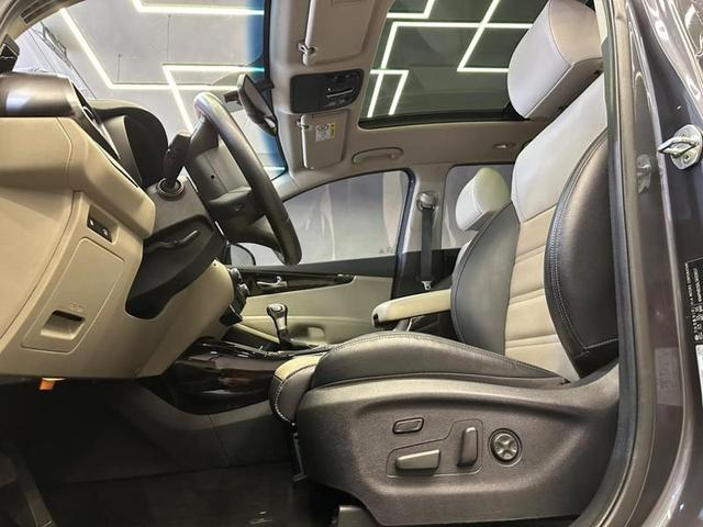 Foto do veículo KIA SORENTO  3.5 V6 24V 4X4 AUT 7 LUGARES 2020 32.620 KM 188.900,00