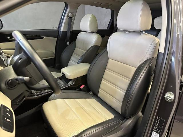 Foto do veículo KIA SORENTO  3.5 V6 24V 4X4 AUT 7 LUGARES 2020 32.620 KM 188.900,00