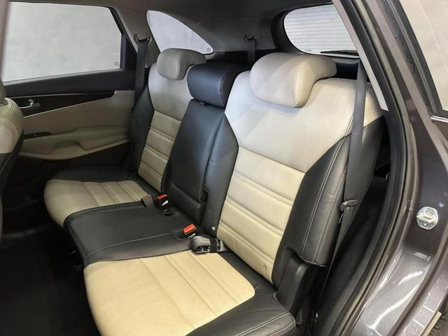 Foto do veículo KIA SORENTO  3.5 V6 24V 4X4 AUT 7 LUGARES 2020 32.620 KM 188.900,00