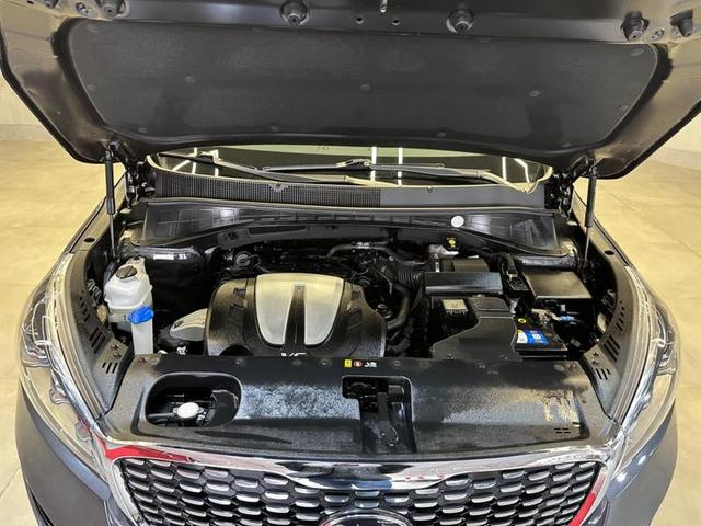 Foto do veículo KIA SORENTO  3.5 V6 24V 4X4 AUT 7 LUGARES 2020 32.620 KM 188.900,00