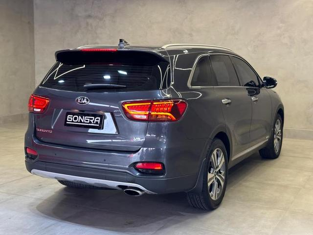Foto do veículo KIA SORENTO  3.5 V6 24V 4X4 AUT 7 LUGARES 2020 32.620 KM 188.900,00