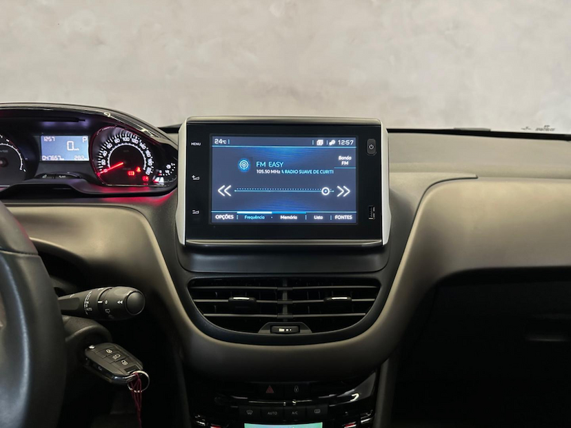 Foto do veículo PEUGEOT 2008  GRF THP AT 2021 47.631 KM 86.900,00