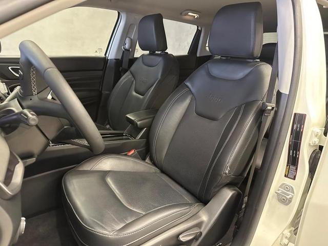 Foto do veículo JEEP COMPASS  LONG TF 2023 17.293 KM 146.900,00