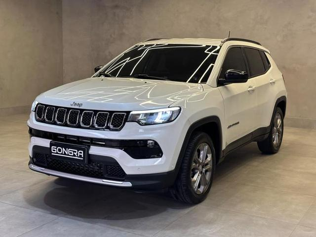Foto do veículo JEEP COMPASS  LONG TF 2023 17.293 KM 146.900,00