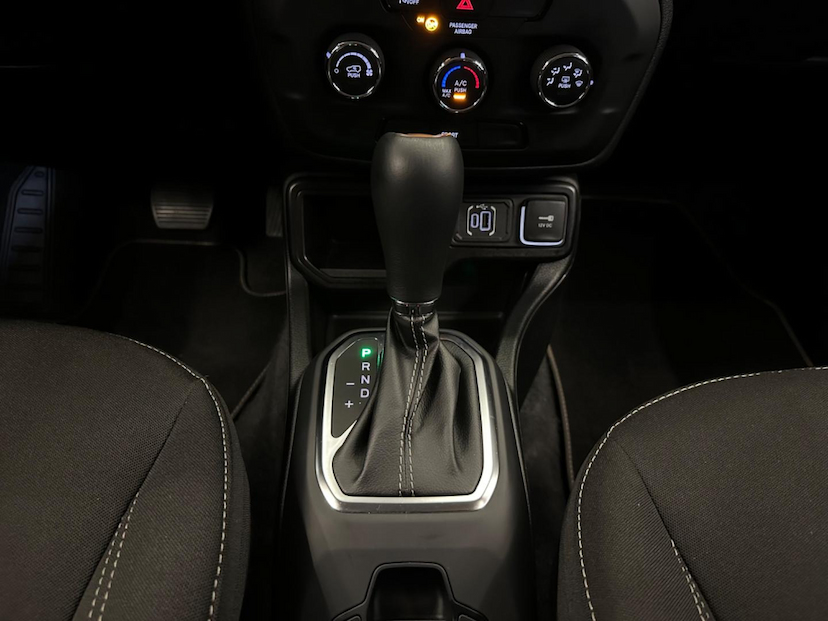 Foto do veículo JEEP RENEGADE  SPORT T270 1.3 TB 4X2 FLEX AUT. 2023 24.327 KM 105.900,00