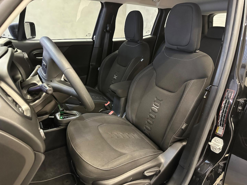 Foto do veículo JEEP RENEGADE  SPORT T270 1.3 TB 4X2 FLEX AUT. 2023 24.327 KM 105.900,00